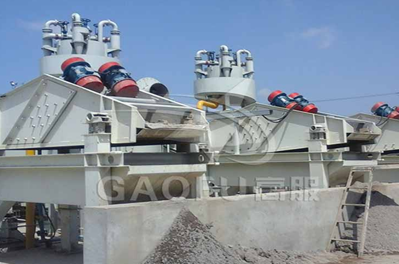 陕西榆林某洗砂厂用高服脱水筛将砂子和泥水分离